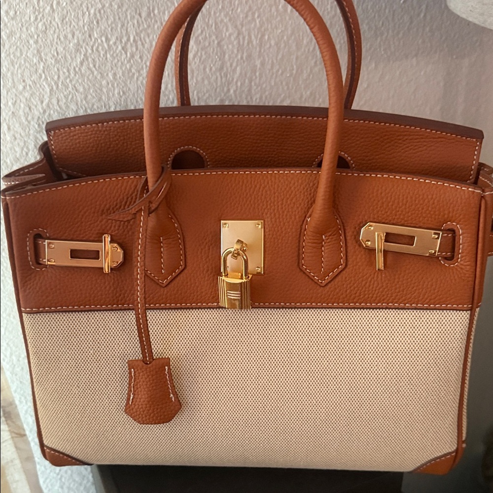 Elegant Tan and Cream Handbag 25cm